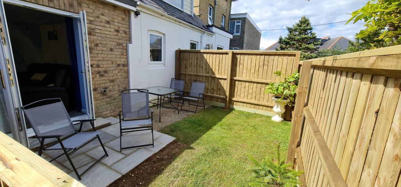 Parterre Holiday Apartments Sandown Exterior photo