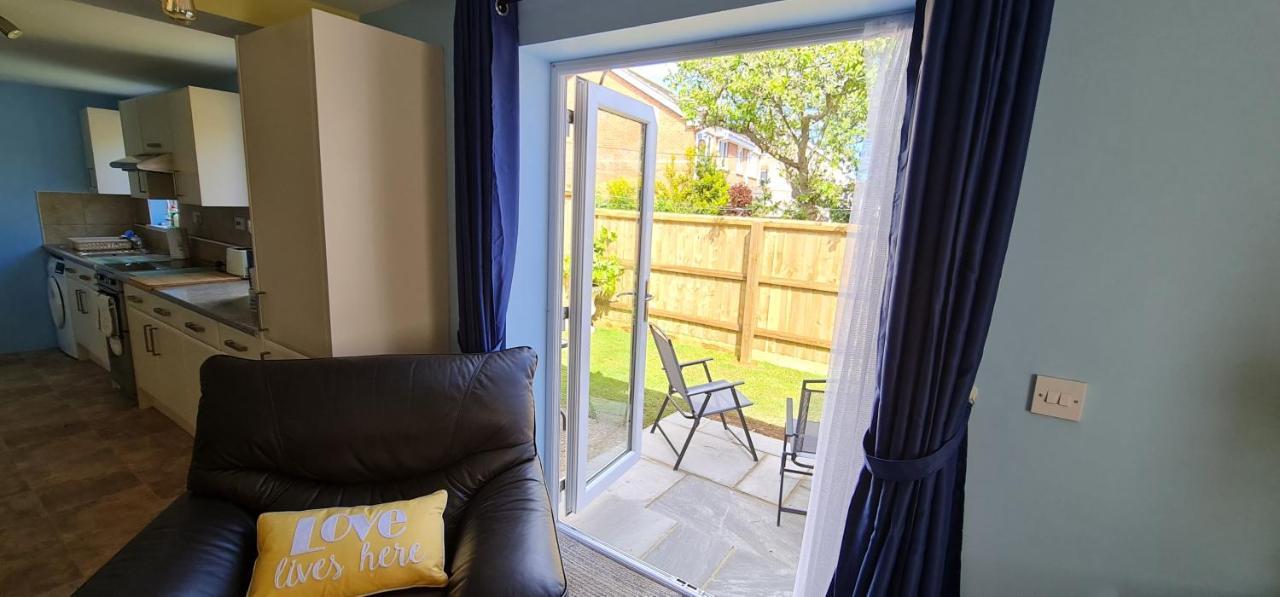 Parterre Holiday Apartments Sandown Exterior photo